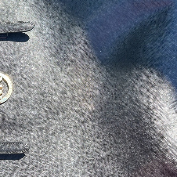 Black Micheal kors tote purse with gold emblem - Picture 6 of 9